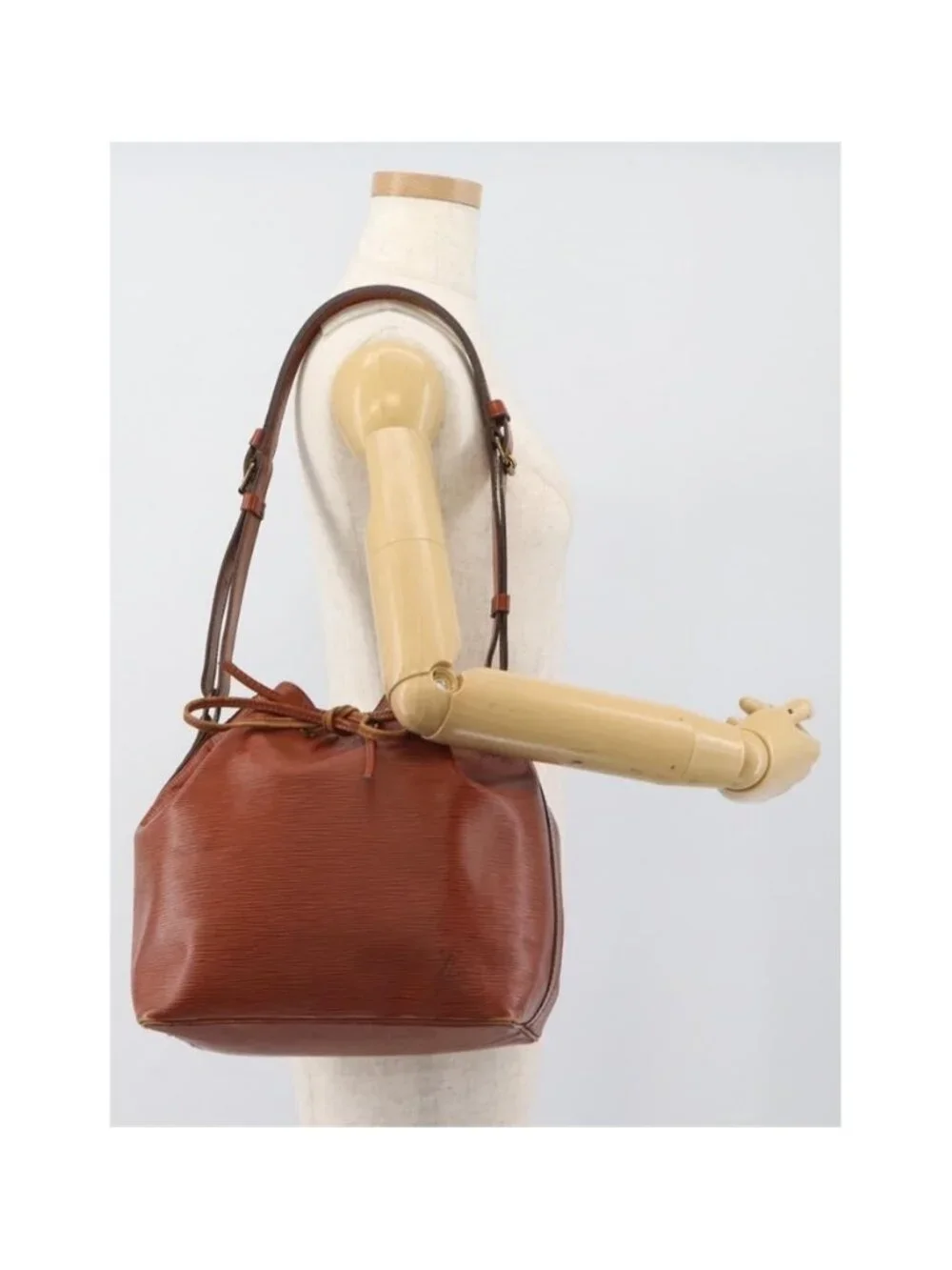 Louis Vuitton pre owned